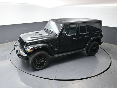 Used 2023 Jeep Wrangler Unlimited Sahara AWD/4WD image 45