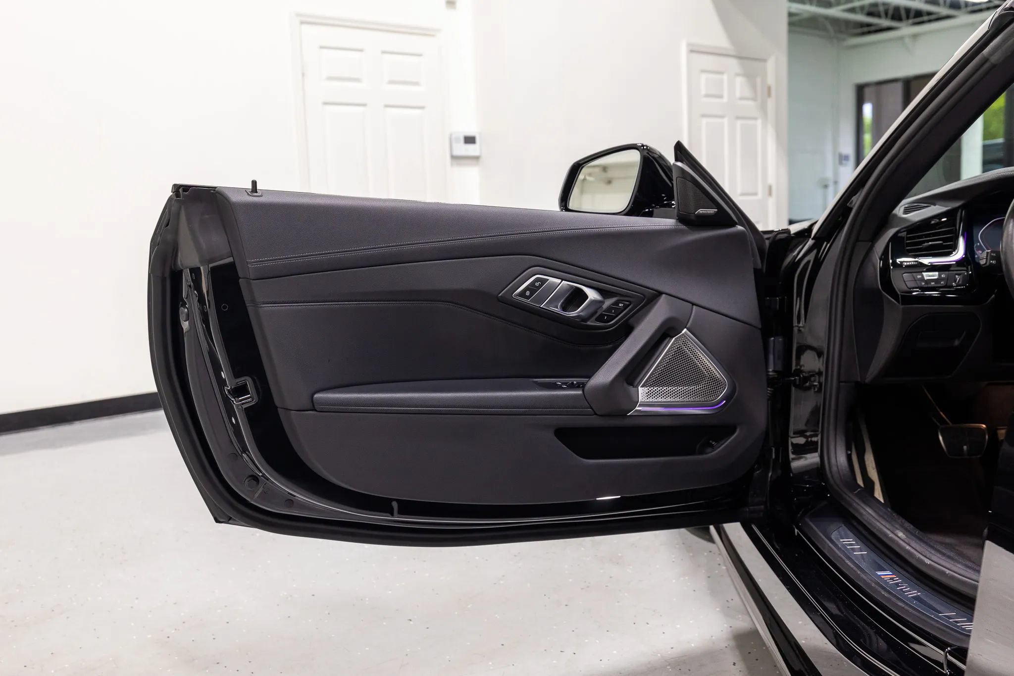 Used 2023 BMW Z4 M40i w/ Premium Package RWD image 34
