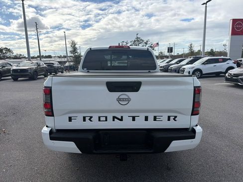 Certified 2025 Nissan Frontier SV w/ SV Convenience Package image 6