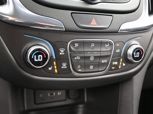 Used 2020 Chevrolet Equinox LT image 20