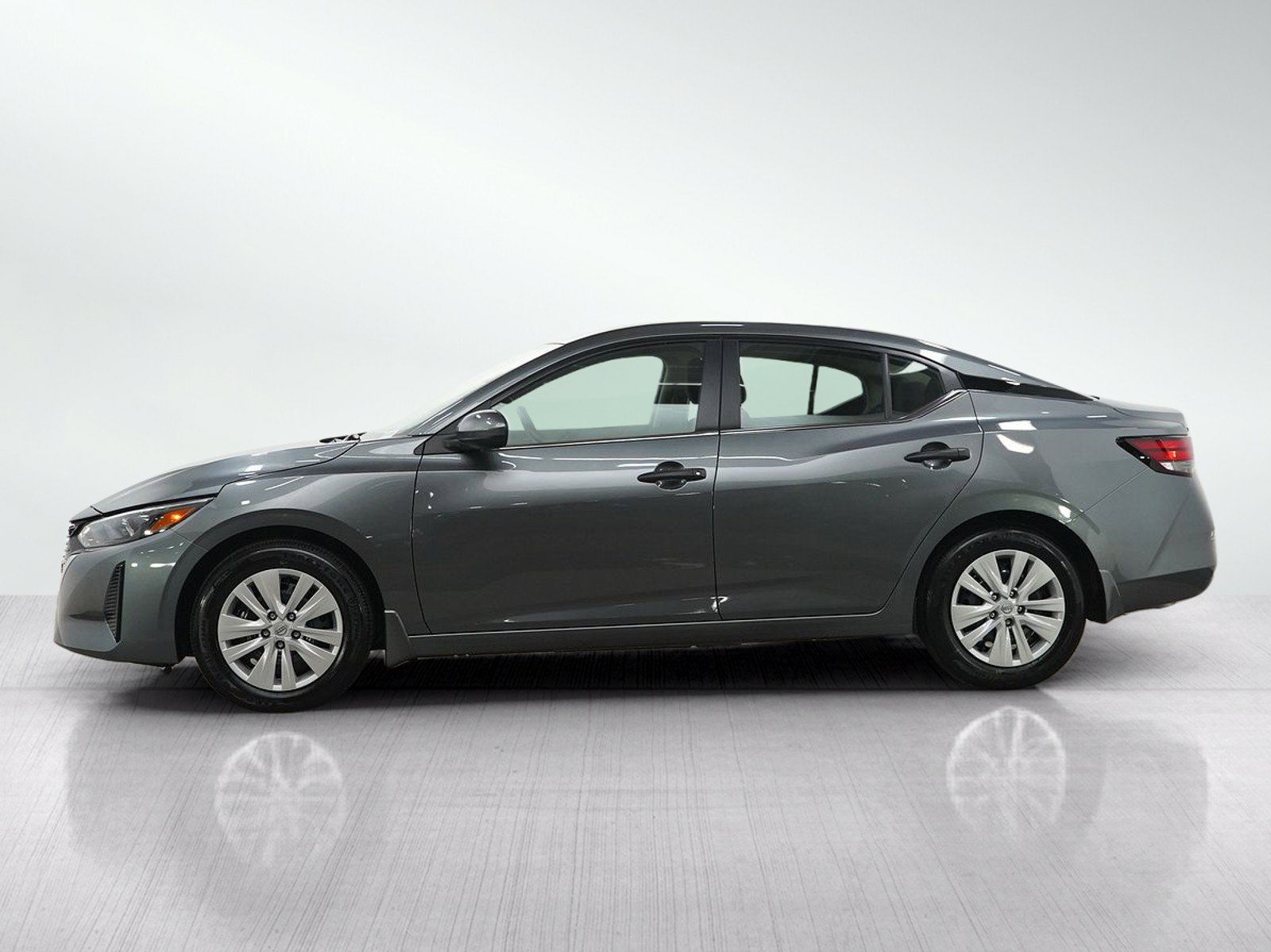 Used 2025 Nissan Sentra S FWD image 2