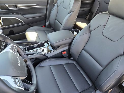 New 2025 Kia Telluride S image 19