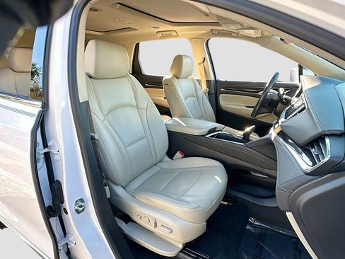 Used 2020 Buick Enclave Premium w/ Sun and Sites Package image 31