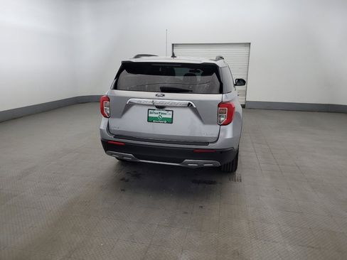 Used 2022 Ford Explorer XLT w/ Equipment Group 202A AWD/4WD image 7