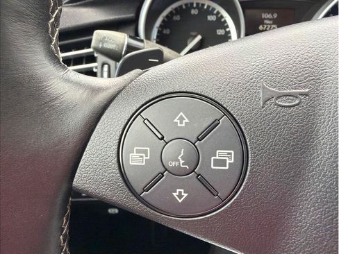Used 2011 Mercedes-Benz R 350 BlueTEC 4MATIC image 18