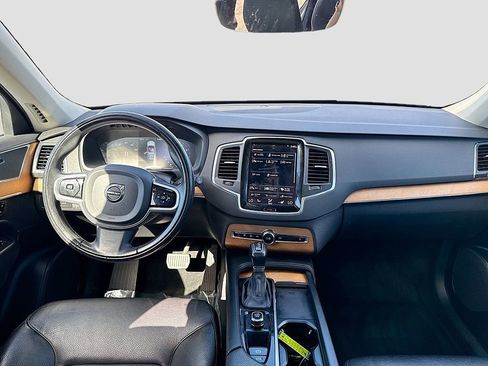 Used 2022 Volvo XC90 T6 Momentum w/ Climate Package image 29