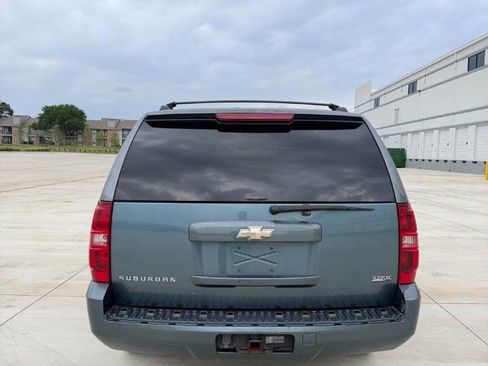 Used 2008 Chevrolet Suburban LT image 5