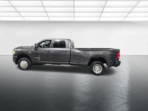 Used 2024 RAM 3500 Laramie w/ Sport Appearance Package AWD/4WD image 8