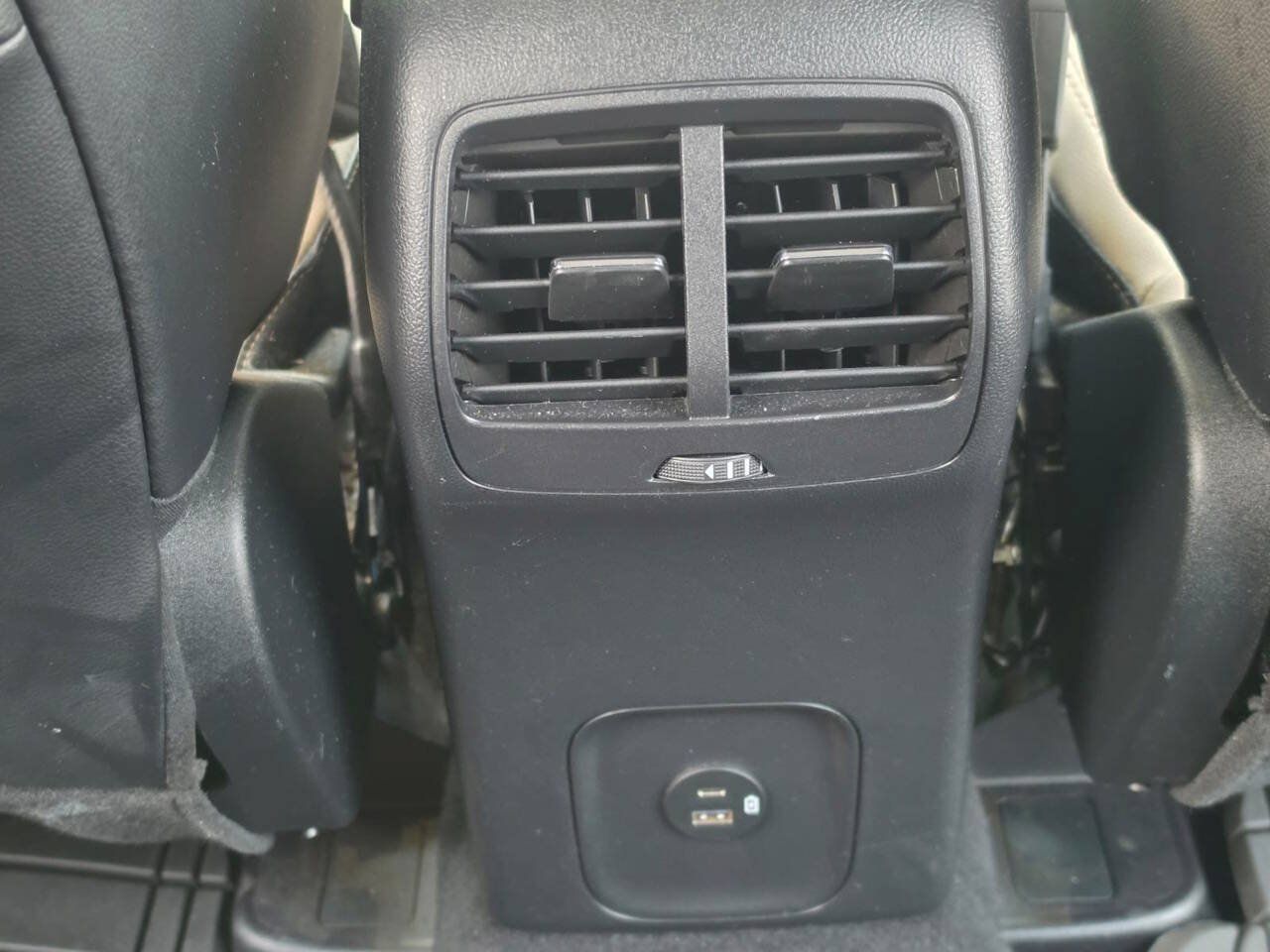 Used 2020 Ford Escape SE Sport FWD image 18