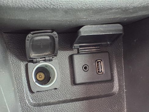 Used 2013 Buick Encore Convenience FWD image 24
