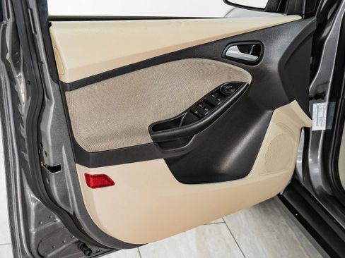 Used 2012 Ford Focus SE image 38