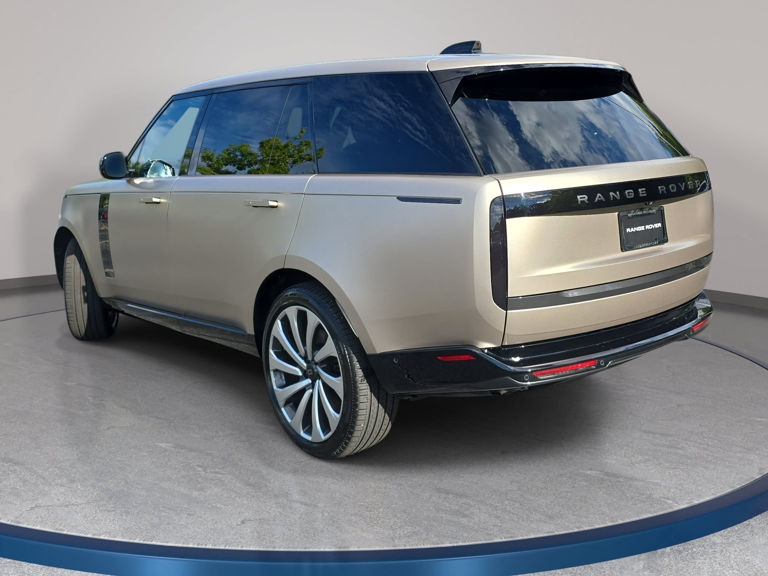 New 2027 Land Rover Range Rover Long Wheelbase Autobiography AWD/4WD image 7