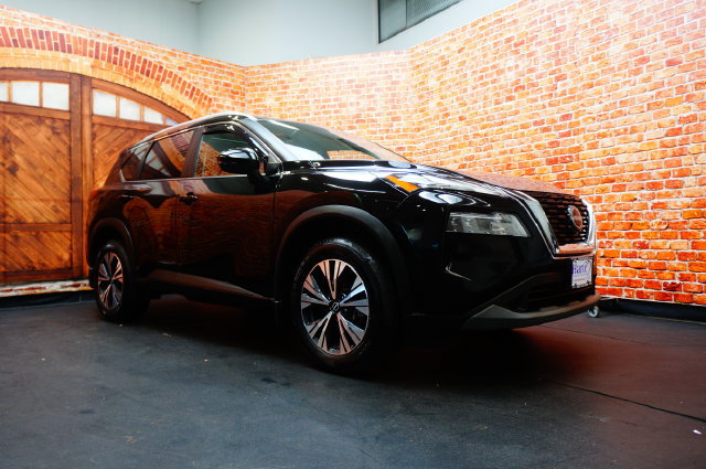 Certified 2022 Nissan Rogue SV w/ SV Premium Package AWD/4WD image 3