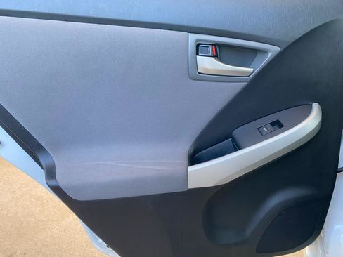 Used 2013 Toyota Prius Three FWD image 17