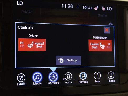 Used 2017 Chrysler Pacifica Touring-L w/ Tire & Wheel Group FWD image 8