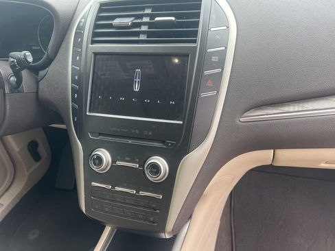 Used 2019 Lincoln MKC Reserve w/ MKC Climate Package FWD image 28