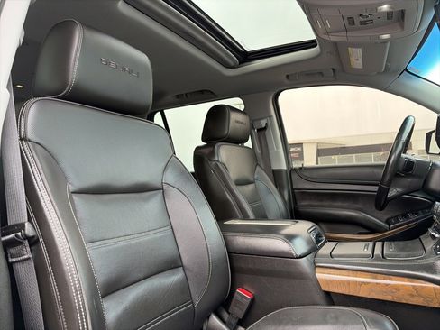 Used 2018 GMC Yukon Denali image 3