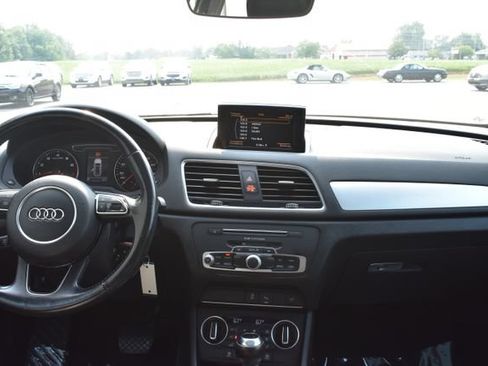 Used 2017 Audi Q3 2.0T Premium FWD image 32
