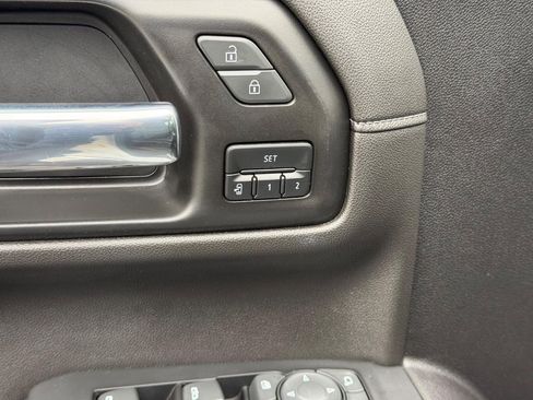Used 2022 Chevrolet Silverado 1500 LTZ w/ LTZ Premium Package AWD/4WD image 19