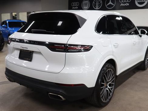 Used 2022 Porsche Cayenne Platinum Edition AWD/4WD image 5