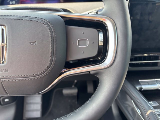 New 2026 Lincoln Nautilus Reserve w/ Jet Appearance Package AWD/4WD image 17