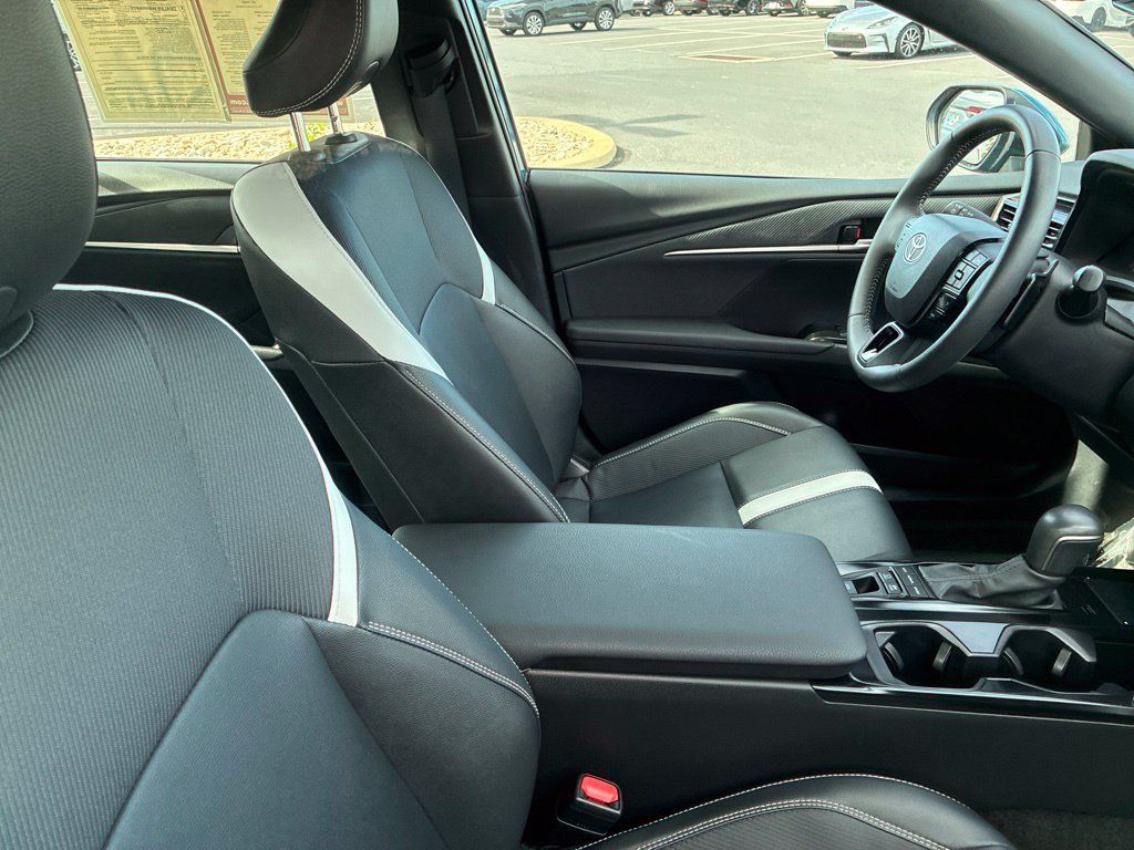 Used 2025 Toyota Camry SE FWD image 23
