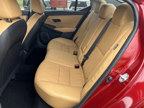 Used 2025 Nissan Sentra SV w/ SV Premium Package image 24