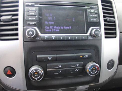 Used 2018 Nissan Frontier SV image 41
