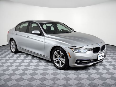 Used 2016 BMW 328i xDrive Sedan AWD/4WD image 7