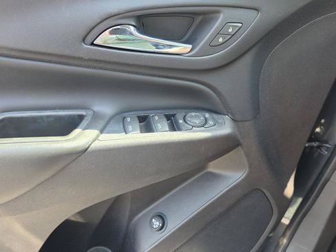 Used 2018 Chevrolet Equinox LT AWD/4WD image 17