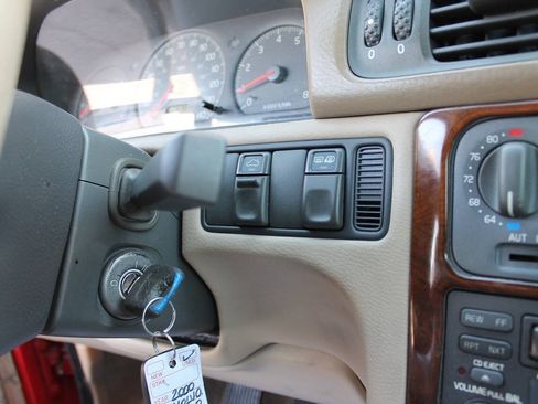 Used 2000 Volvo C70 LT FWD image 31