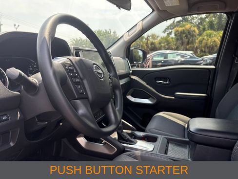 Used 2025 Nissan Frontier SV RWD image 5