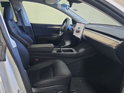 Used 2023 Tesla Model Y Long Range AWD/4WD image 5