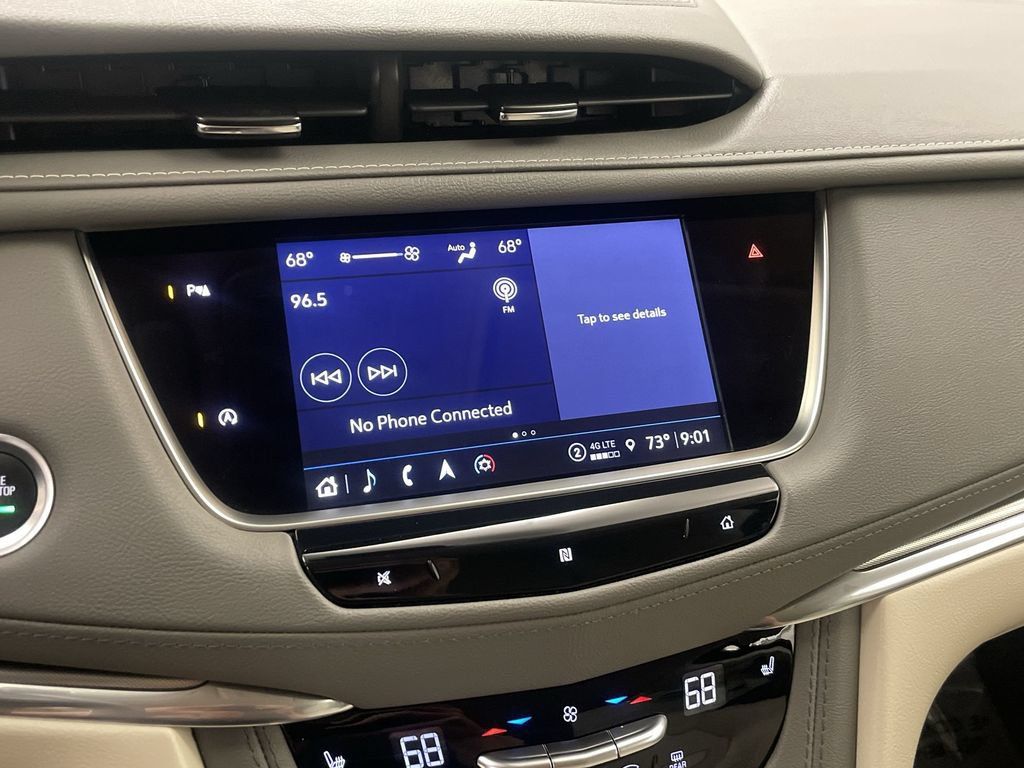 Used 2021 Cadillac XT5 Premium Luxury w/ LPO, Floor Liner Package FWD image 7