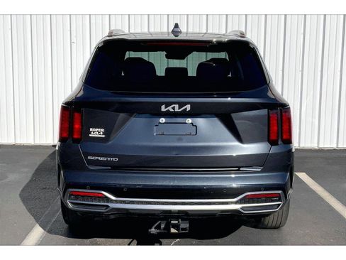 Used 2023 Kia Sorento S w/ Panoramic Sunroof Package image 4