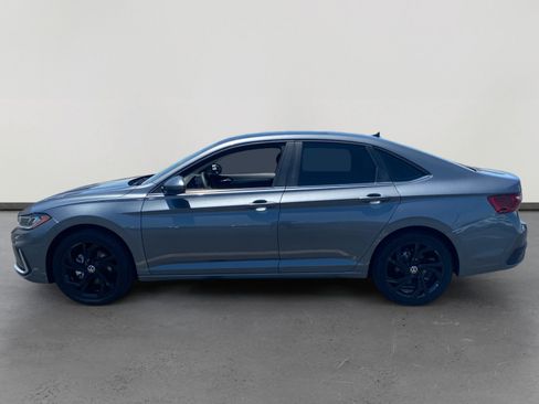 New 2025 Volkswagen Jetta SE image 2