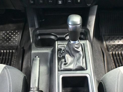 Used 2020 Toyota Tacoma TRD Sport w/ Technology Package RWD image 11