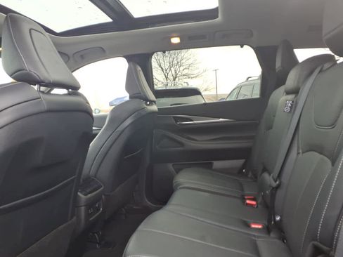Used 2023 INFINITI QX60 Luxe w/ Cargo Package image 14