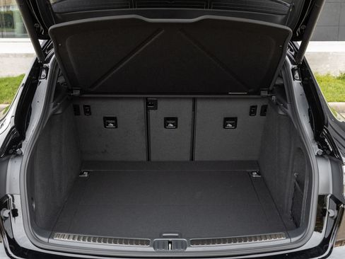 Certified 2026 Porsche Macan AWD/4WD image 29