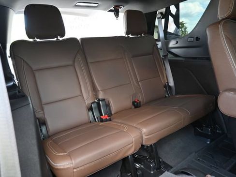 Used 2024 Chevrolet Tahoe High Country AWD/4WD image 21