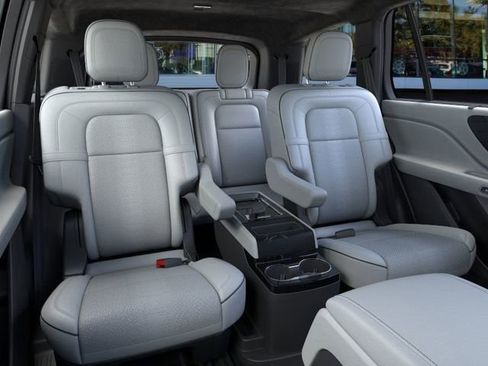 New 2026 Lincoln Aviator Black Label w/ Jet Appearance Package image 11