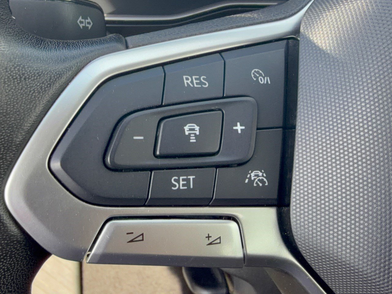 Certified 2024 Volkswagen Jetta SE FWD image 18