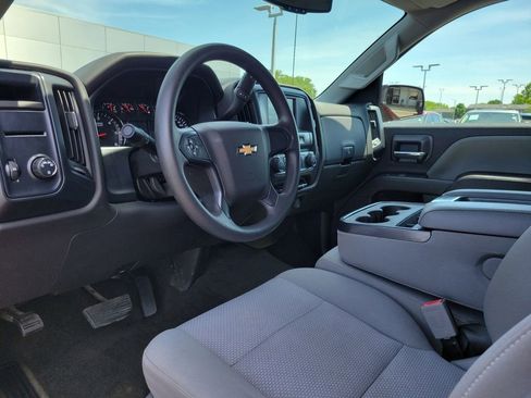 Used 2018 Chevrolet Silverado 1500 Custom w/ Custom Convenience Package RWD image 21
