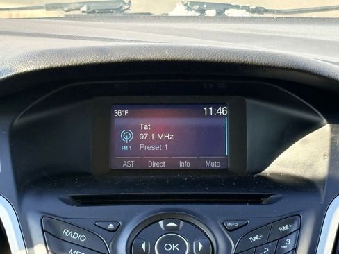 Used 2014 Ford Focus SE w/ SE Winter Package image 16