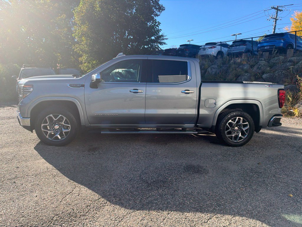 Used 2023 GMC Sierra 1500 SLT w/ SLT Premium Package AWD/4WD image 2