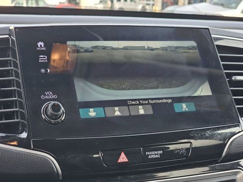 Used 2022 Honda Pilot Touring image 10