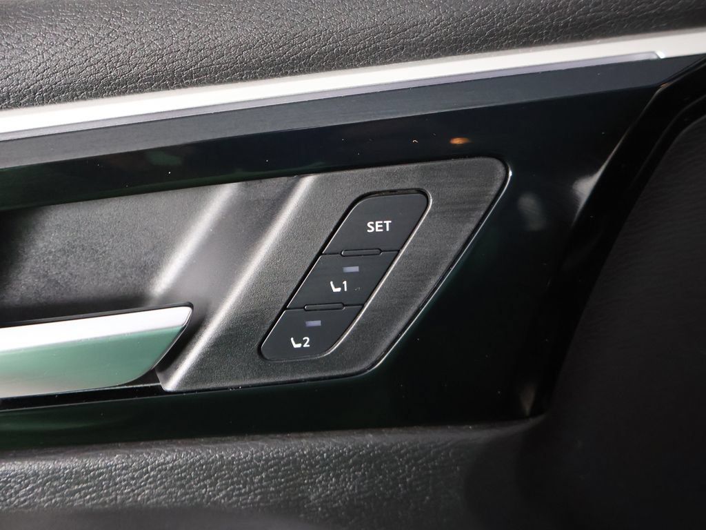 Used 2022 Mitsubishi Outlander SEL AWD/4WD image 40
