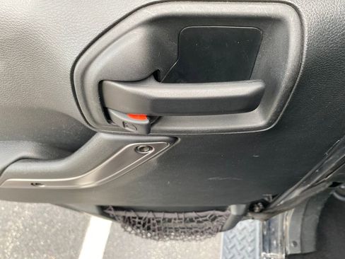 Used 2018 Jeep Wrangler Unlimited Sahara image 17