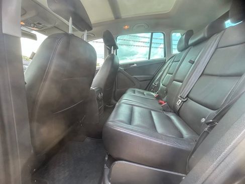 Used 2017 Volkswagen Tiguan Sport FWD image 8
