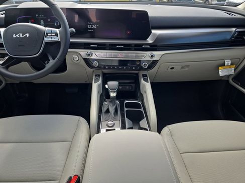 Certified 2025 Kia Telluride S FWD image 15